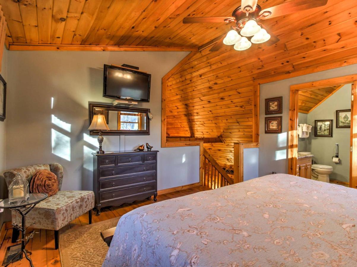 Cozy Nest Gatlinburg Cabin With Porch And Jacuzzi! Villa Exterior photo